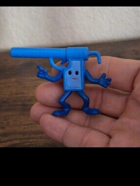 Rare & Hard To Find 2002 Misfit Toy Jelly Squirt Gun-PVC Figure